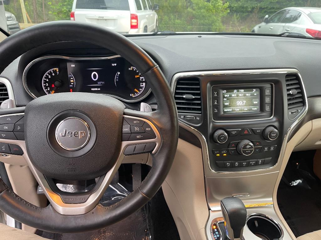2017 Jeep Grand Cherokee Laredo photo