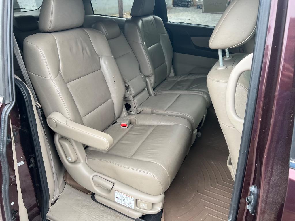 2011 Honda Odyssey - $10,500