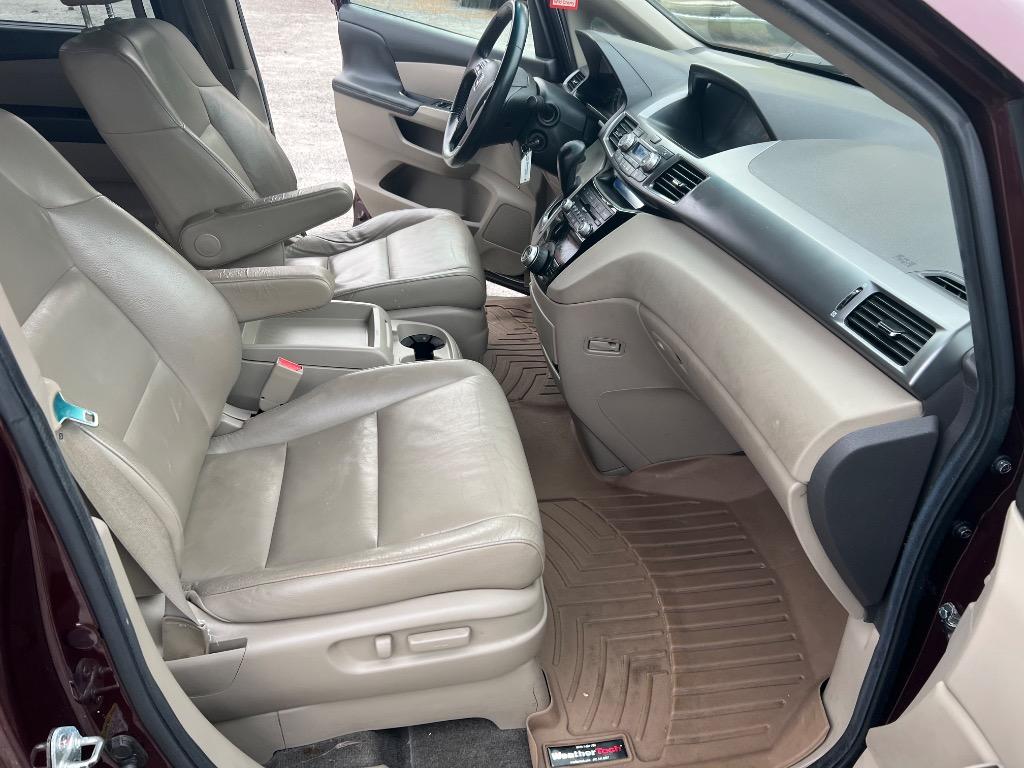2011 Honda Odyssey - $10,500