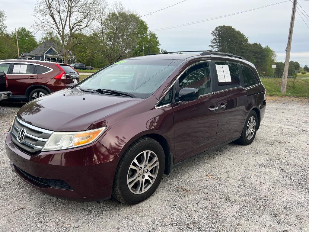 2011 Honda Odyssey - $10,500