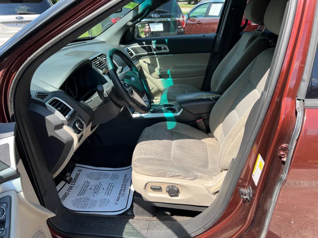 2015 Ford Explorer - $11,995