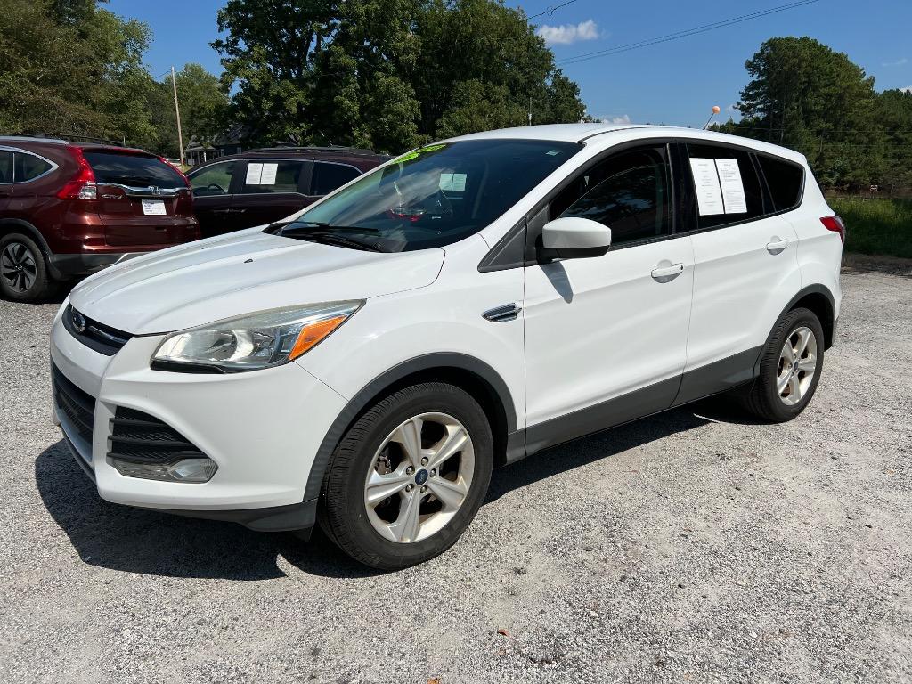 2016 Ford Escape - $9,995