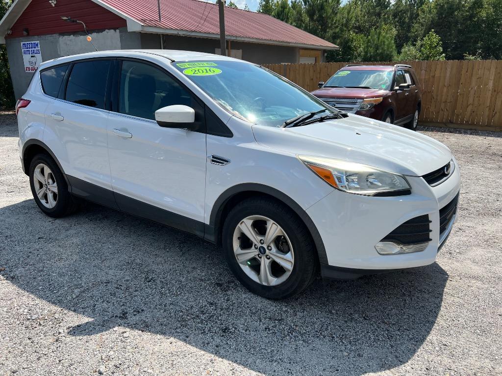 2016 Ford Escape - $9,995
