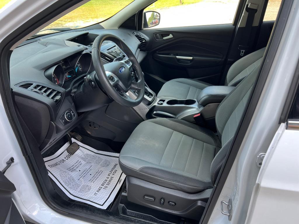2016 Ford Escape - $9,995