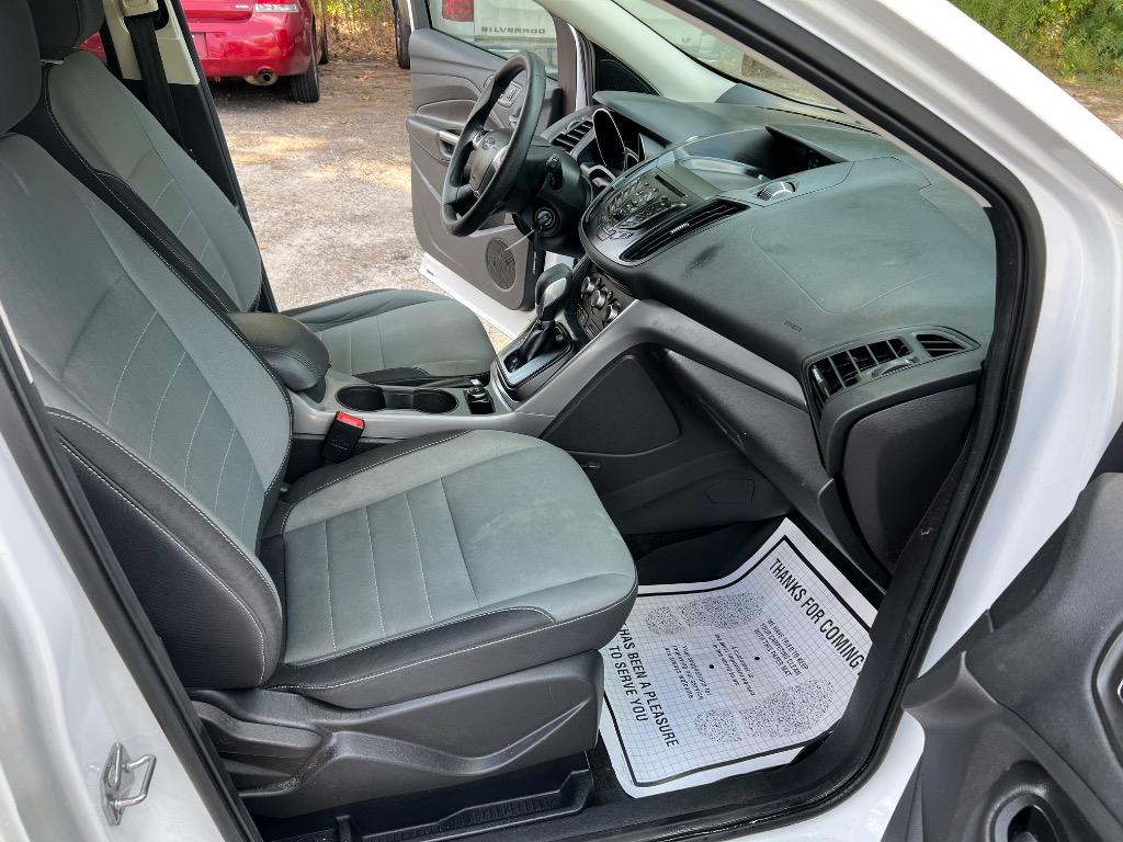 2016 Ford Escape - $9,995