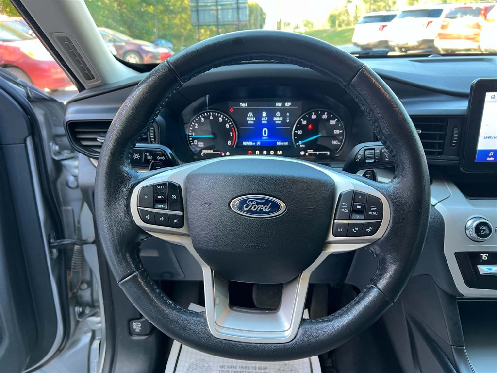 2020 Ford Explorer - $15,900