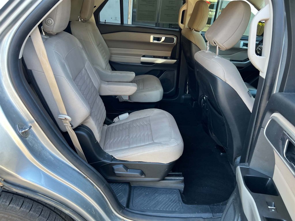 2020 Ford Explorer - $15,900