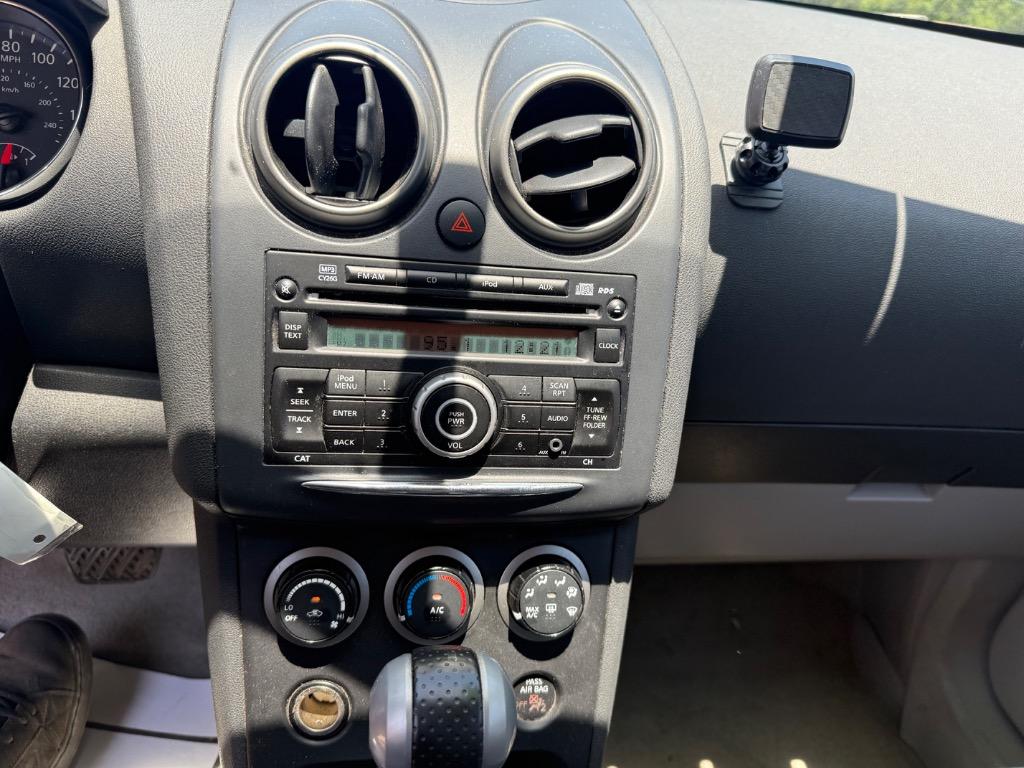 2014 Nissan Rogue Select S photo