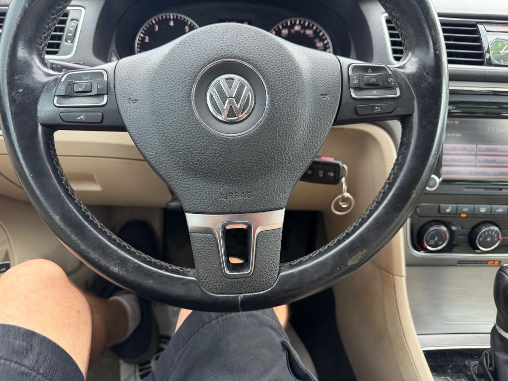 2014 Volkswagen Passat - $2,999