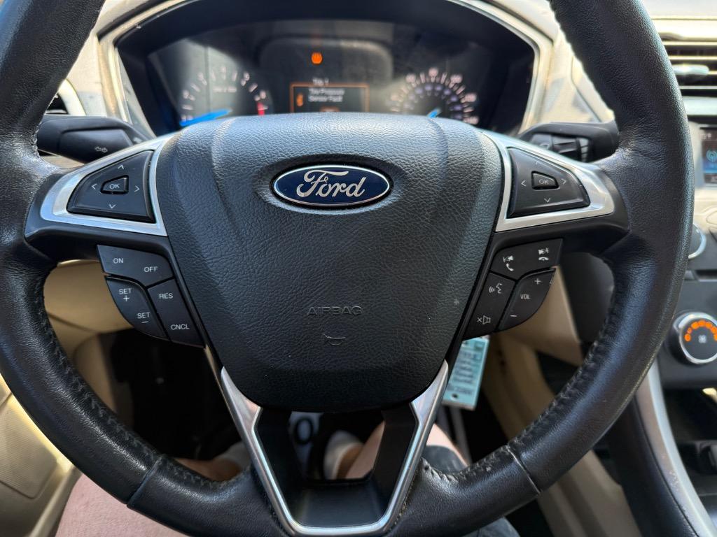 2014 Ford Fusion SE photo