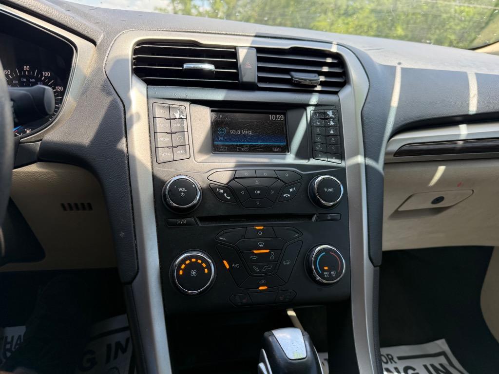 2014 Ford Fusion SE photo
