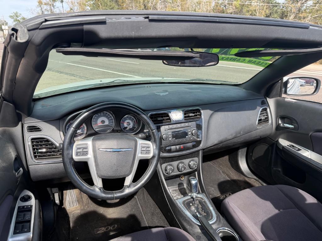 2013 Chrysler 200 - $3,499