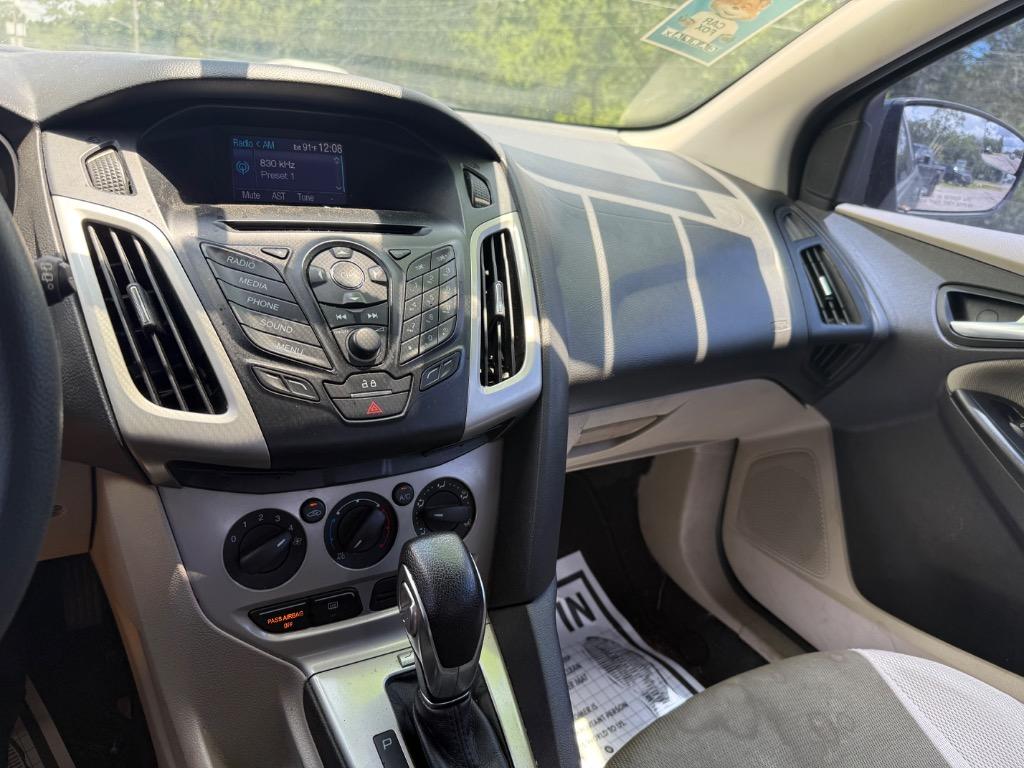 2014 Ford Focus - $2,999