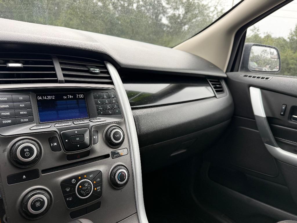 2013 Ford Edge - $2,299