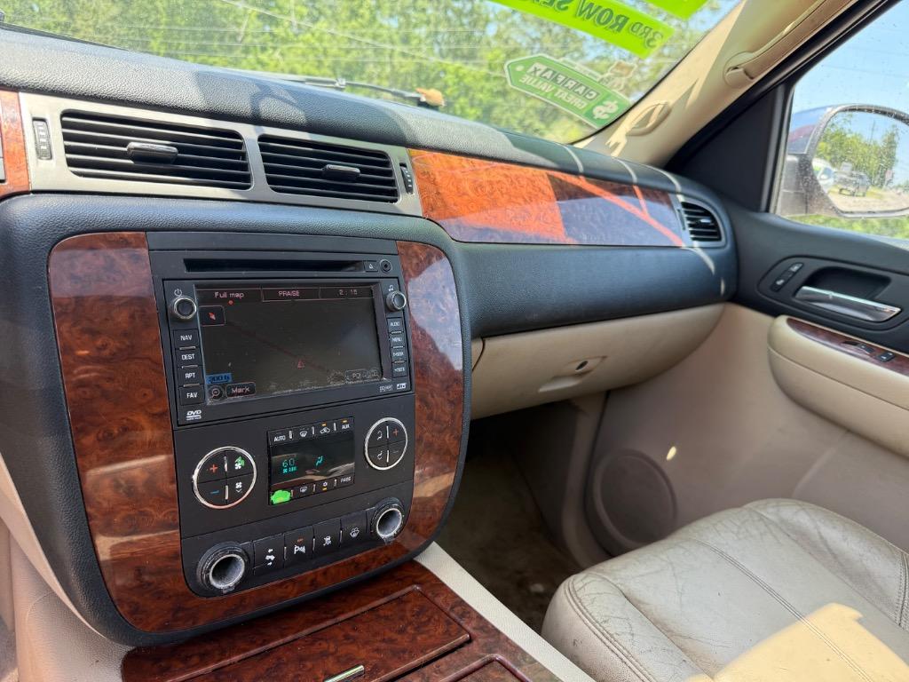 2008 Chevrolet Suburban LS 1500 photo