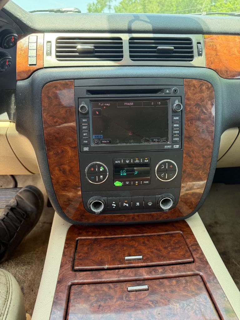 2008 Chevrolet Suburban LS 1500 photo