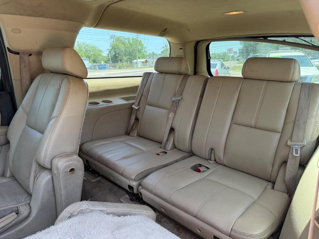 2008 Chevrolet Suburban LS 1500 photo
