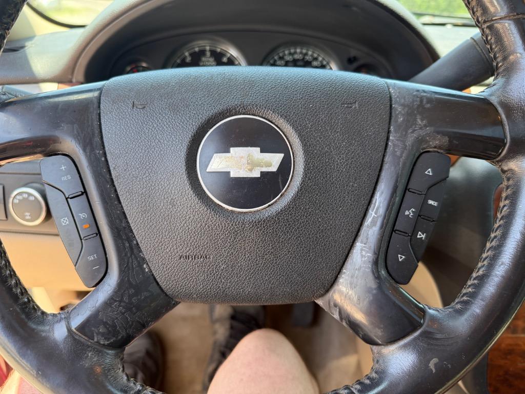 2008 Chevrolet Suburban LS 1500 photo
