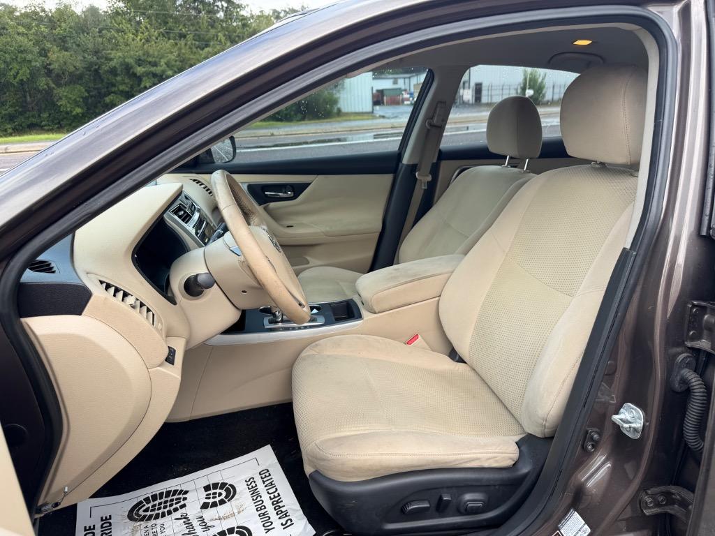 2015 Nissan Altima - $2,999