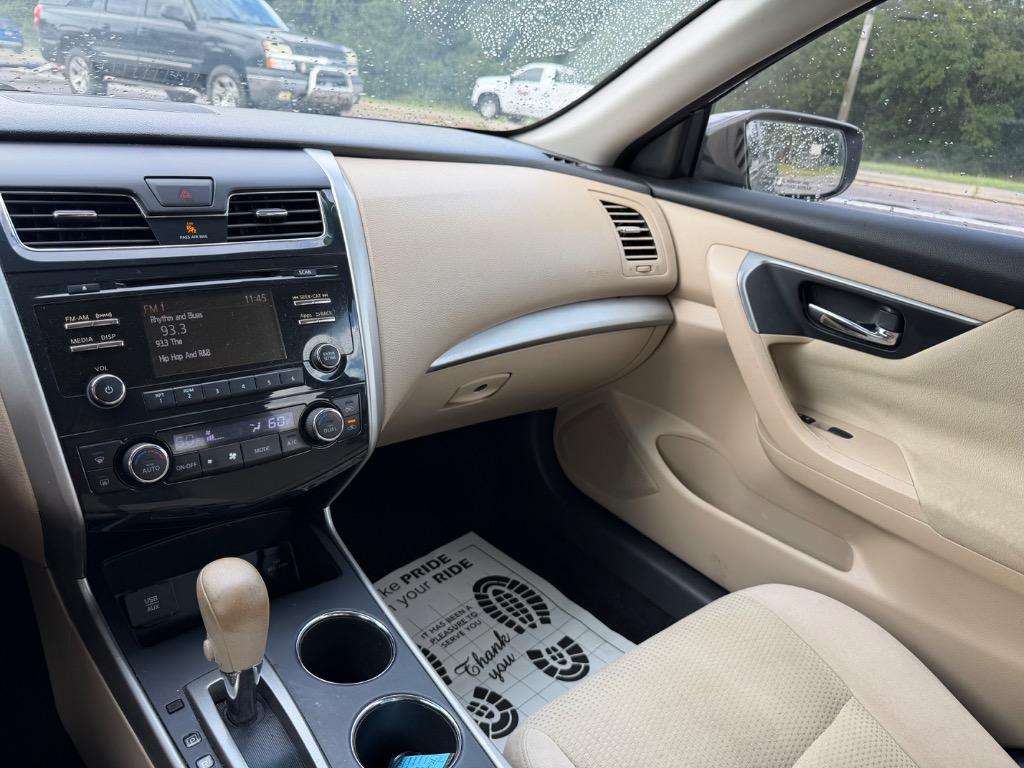 2015 Nissan Altima - $2,999