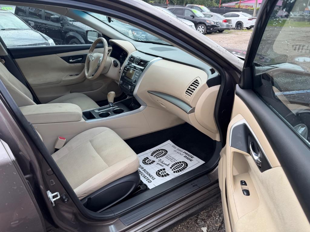 2015 Nissan Altima - $2,999