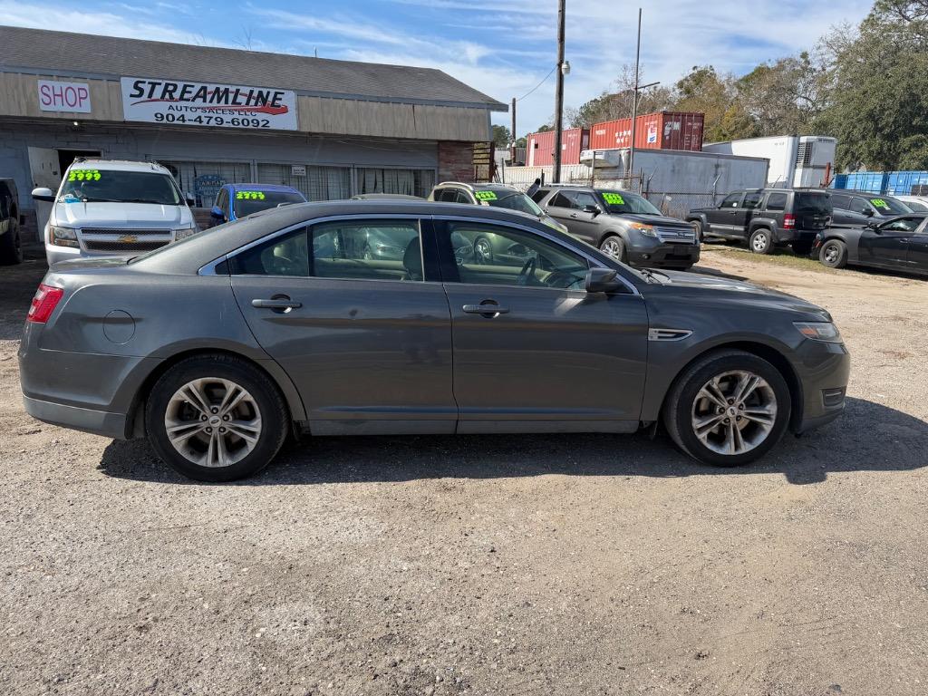 2015 Ford Taurus - $3,299