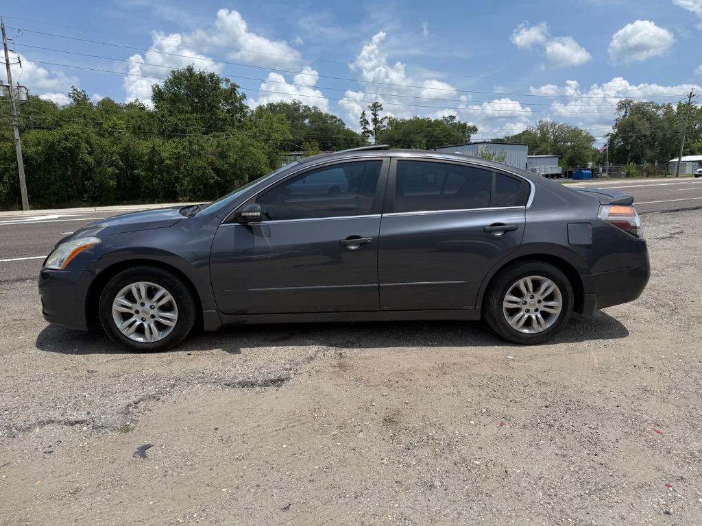 2010 Nissan Altima 2.5 photo