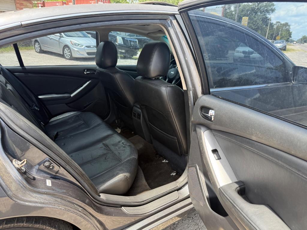 2010 Nissan Altima 2.5 photo