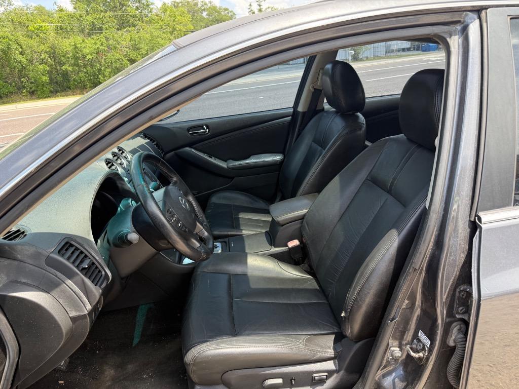 2010 Nissan Altima 2.5 photo