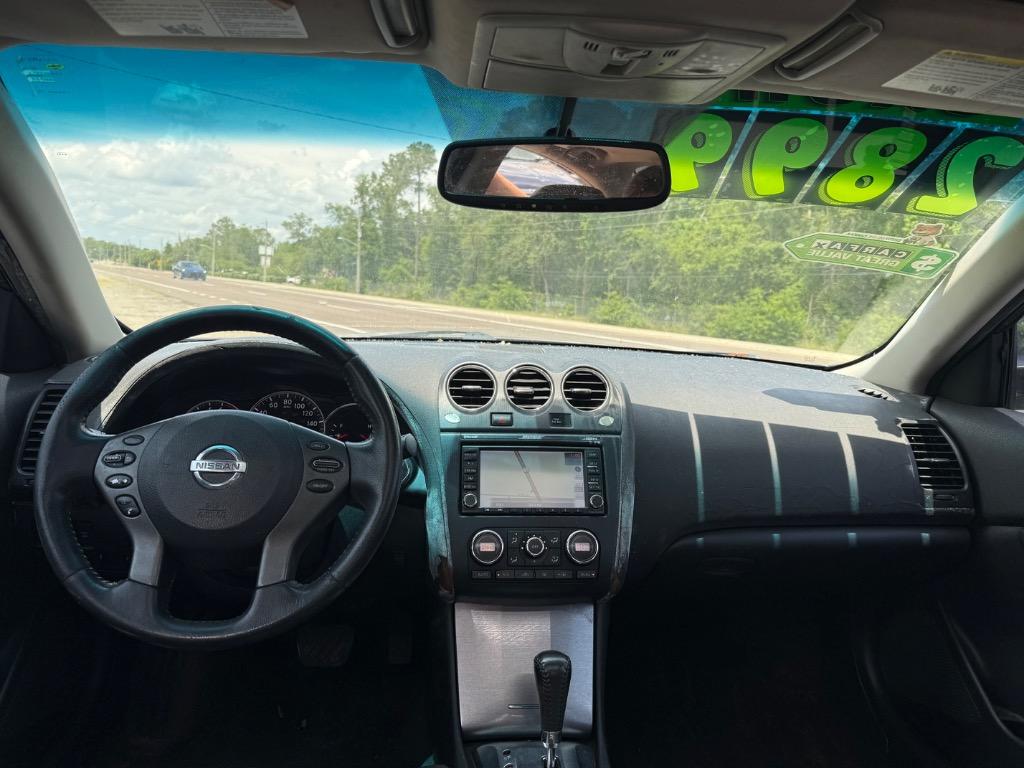 2010 Nissan Altima 2.5 photo