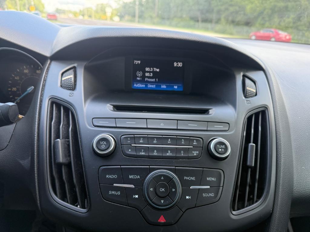 2016 Ford Focus - $2,999