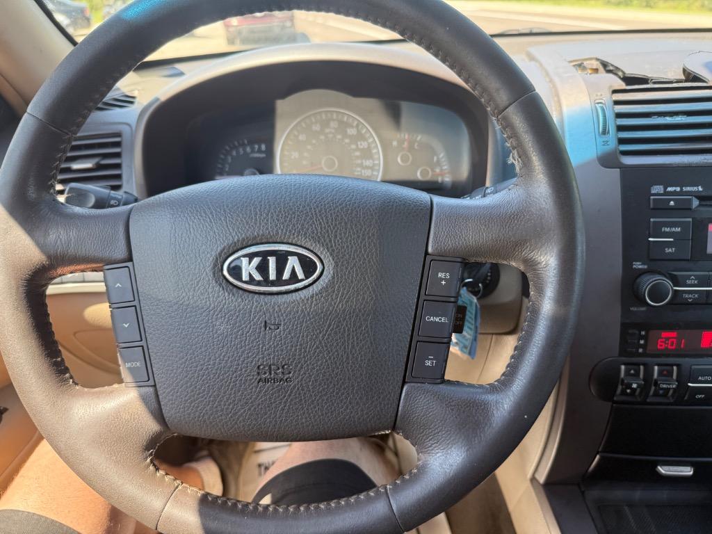 2009 Kia Borrego - $2,899