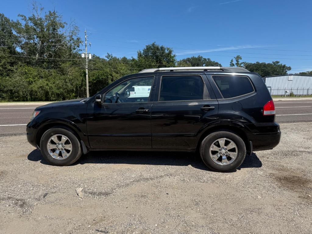 2009 Kia Borrego - $2,899