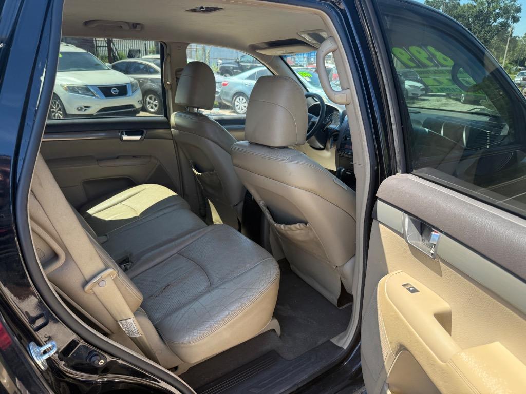 2009 Kia Borrego - $2,899