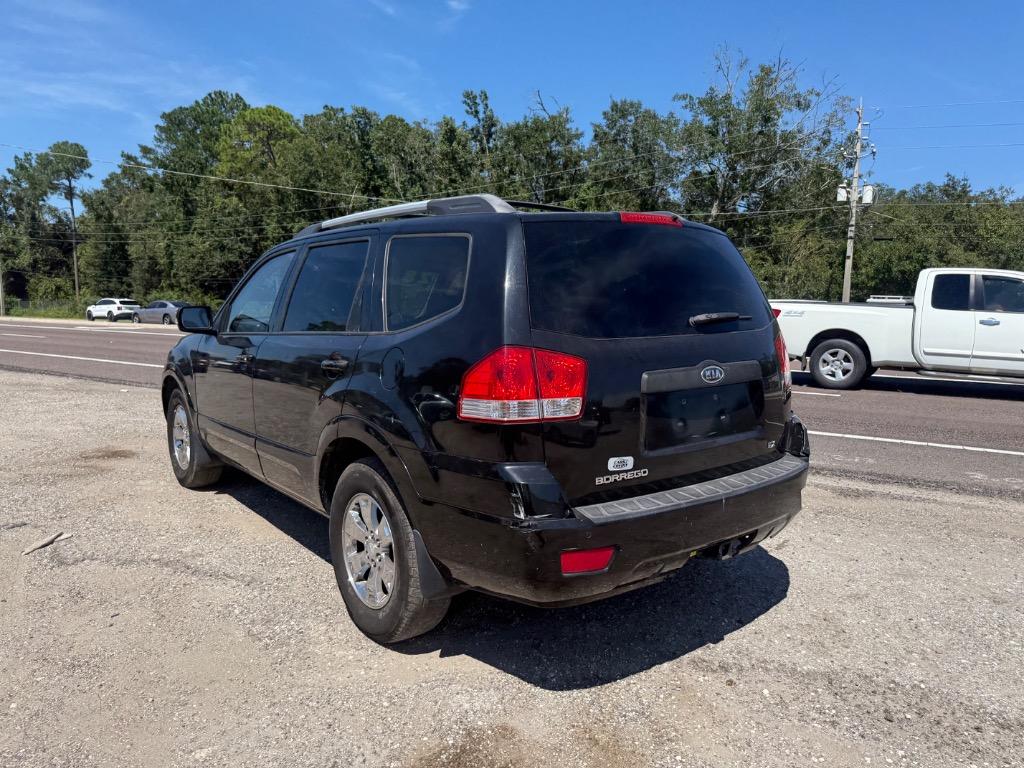 2009 Kia Borrego - $2,899