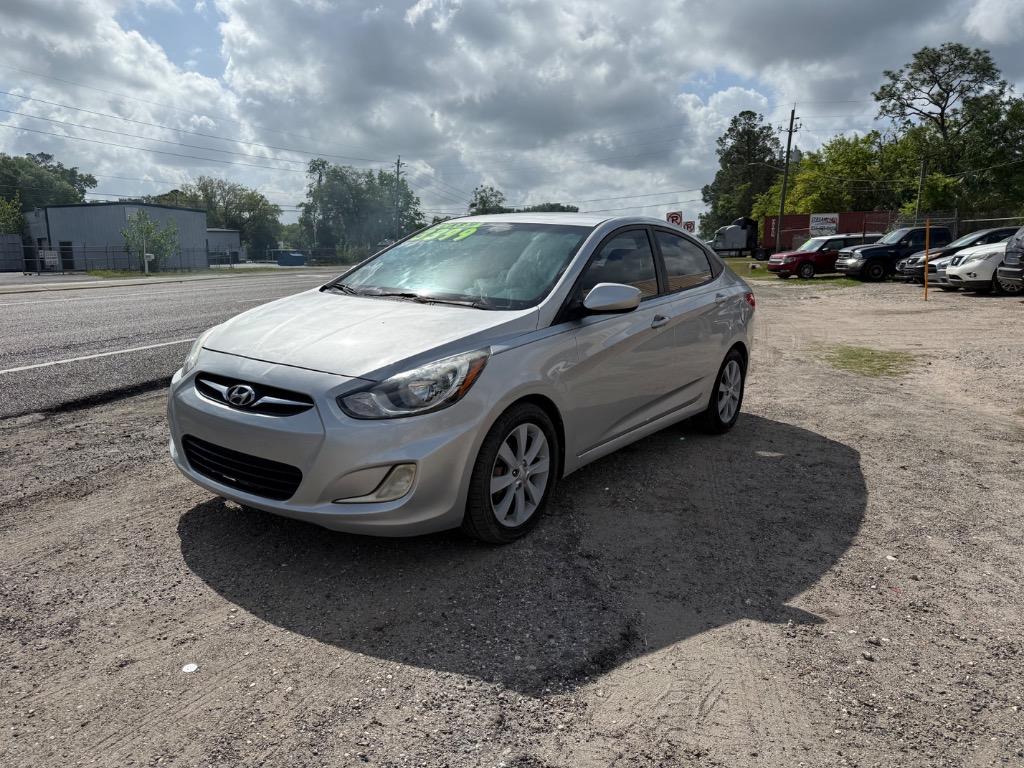 2012 Hyundai Accent GLS photo