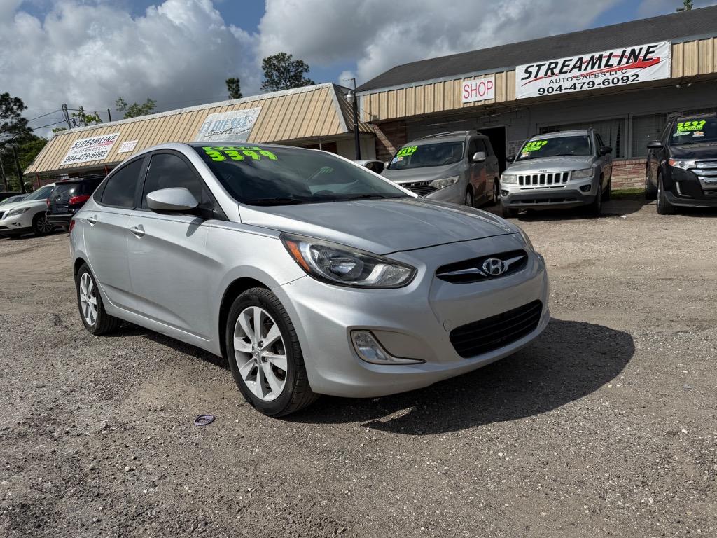 2012 Hyundai Accent GLS photo