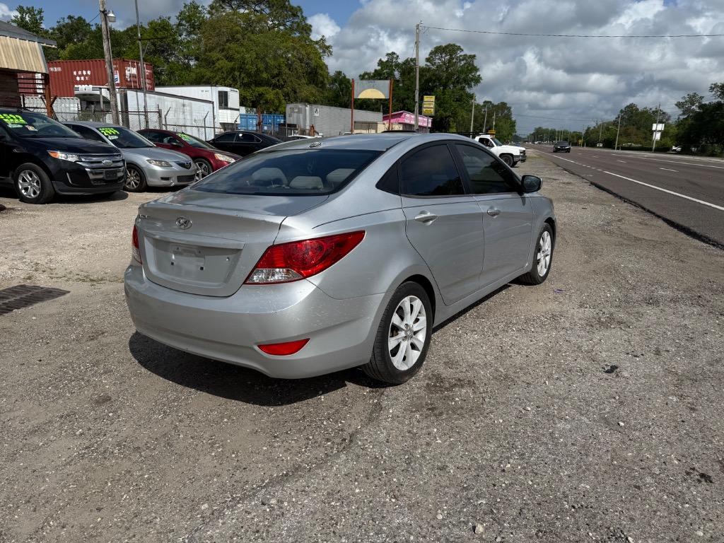 2012 Hyundai Accent GLS photo