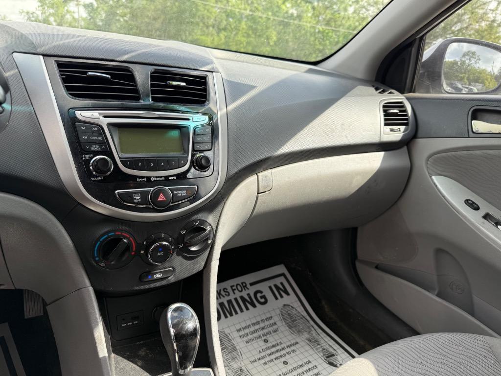 2012 Hyundai Accent GLS photo