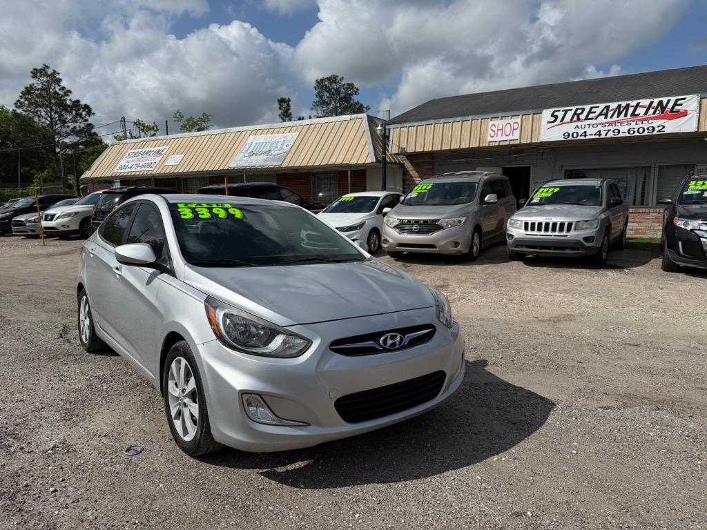 2012 Hyundai Accent GLS photo