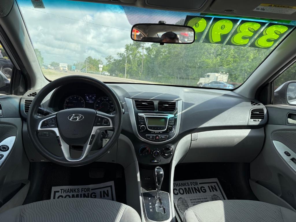 2012 Hyundai Accent GLS photo