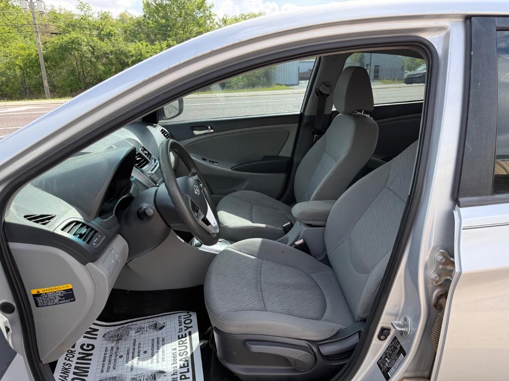 2012 Hyundai Accent GLS photo