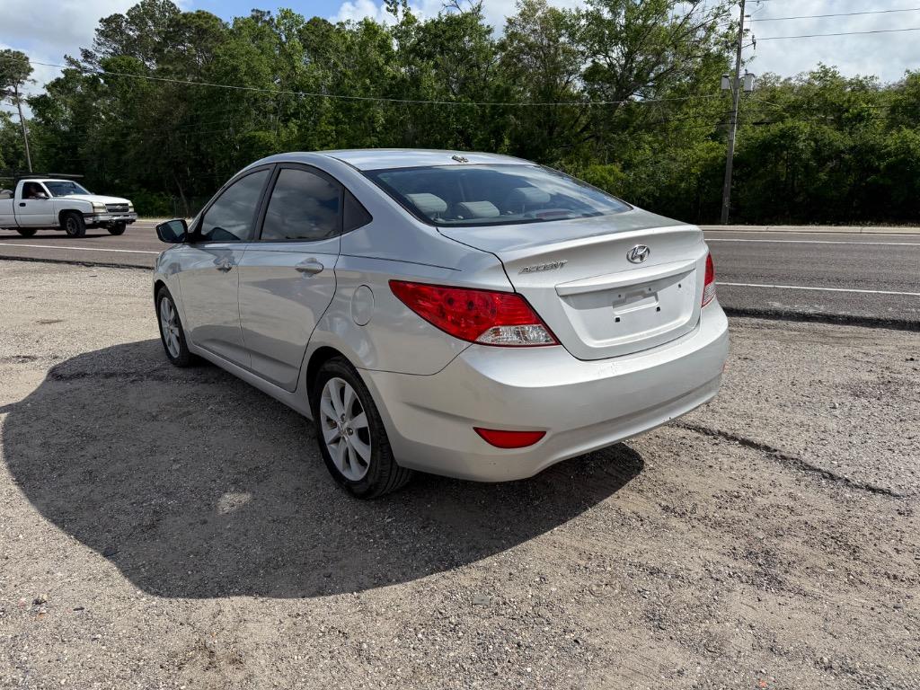 2012 Hyundai Accent GLS photo