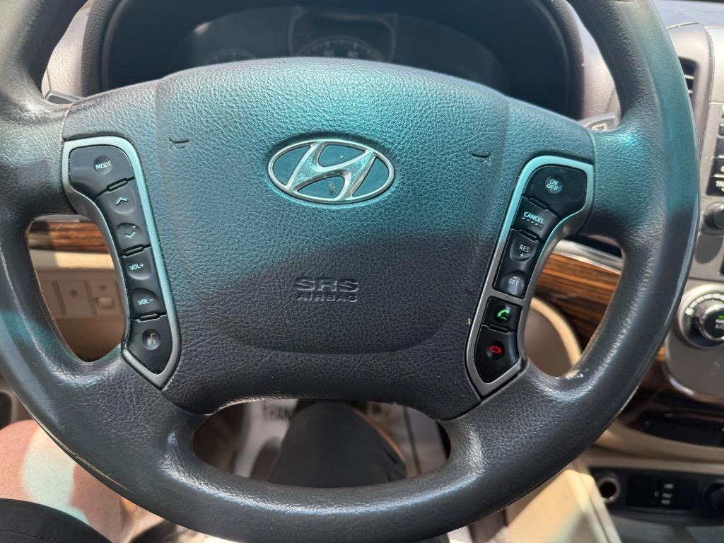 2011 Hyundai Santa Fe GLS photo