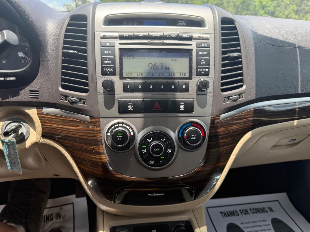 2011 Hyundai Santa Fe GLS photo