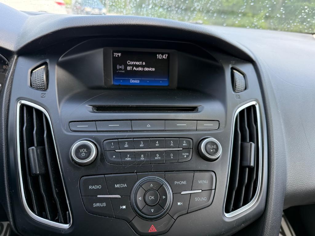 2015 Ford Focus SE photo