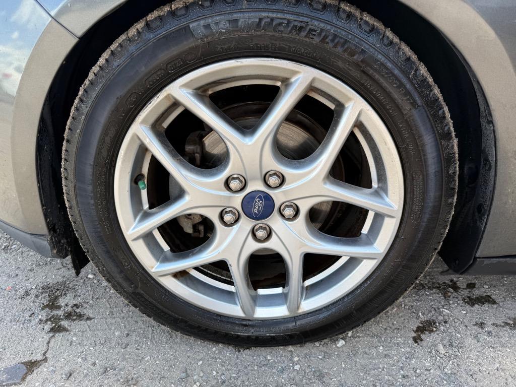 2015 Ford Focus SE photo