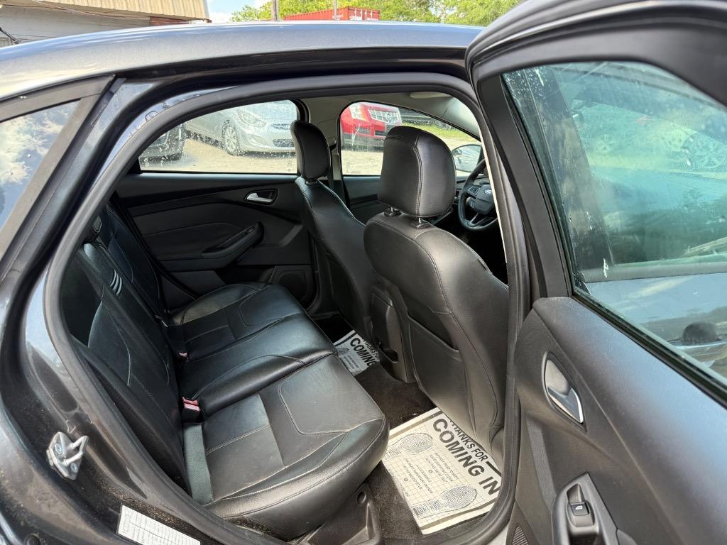 2015 Ford Focus SE photo