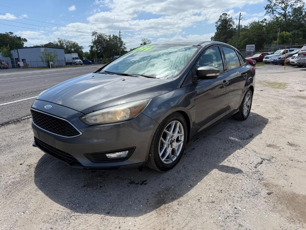 2015 Ford Focus SE photo