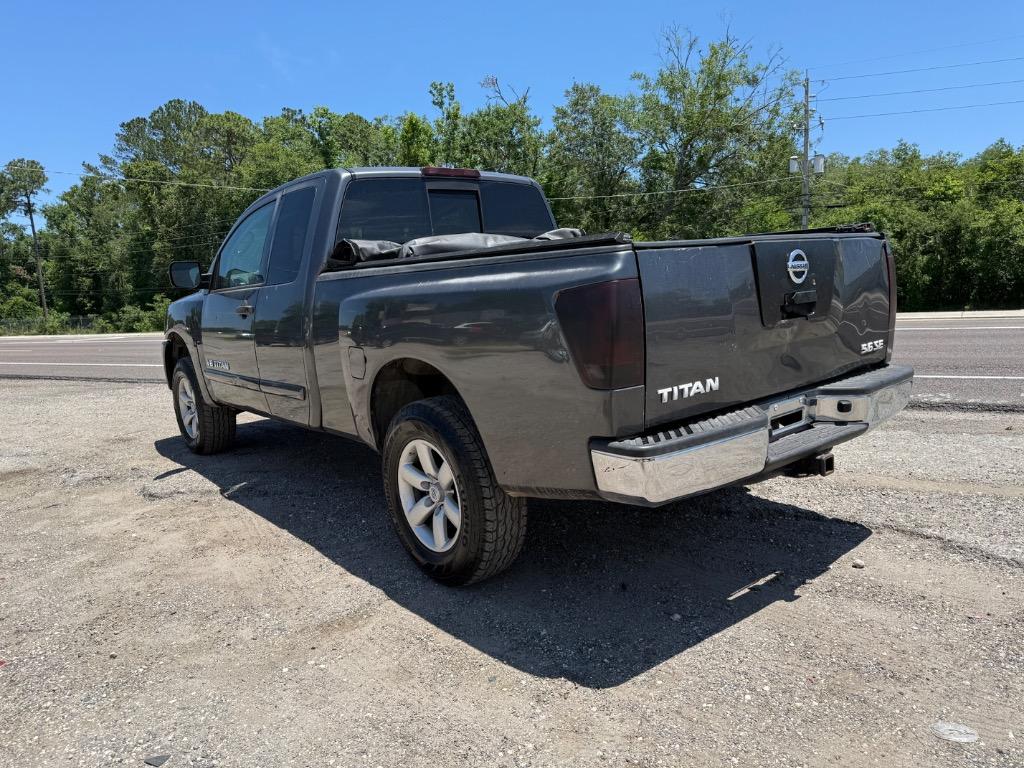2009 Nissan Titan LE photo